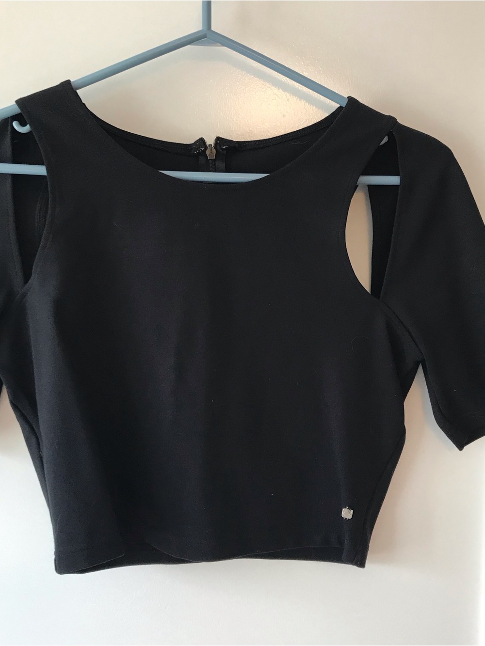Women's Black Cutout Short Sleeve Crop Top